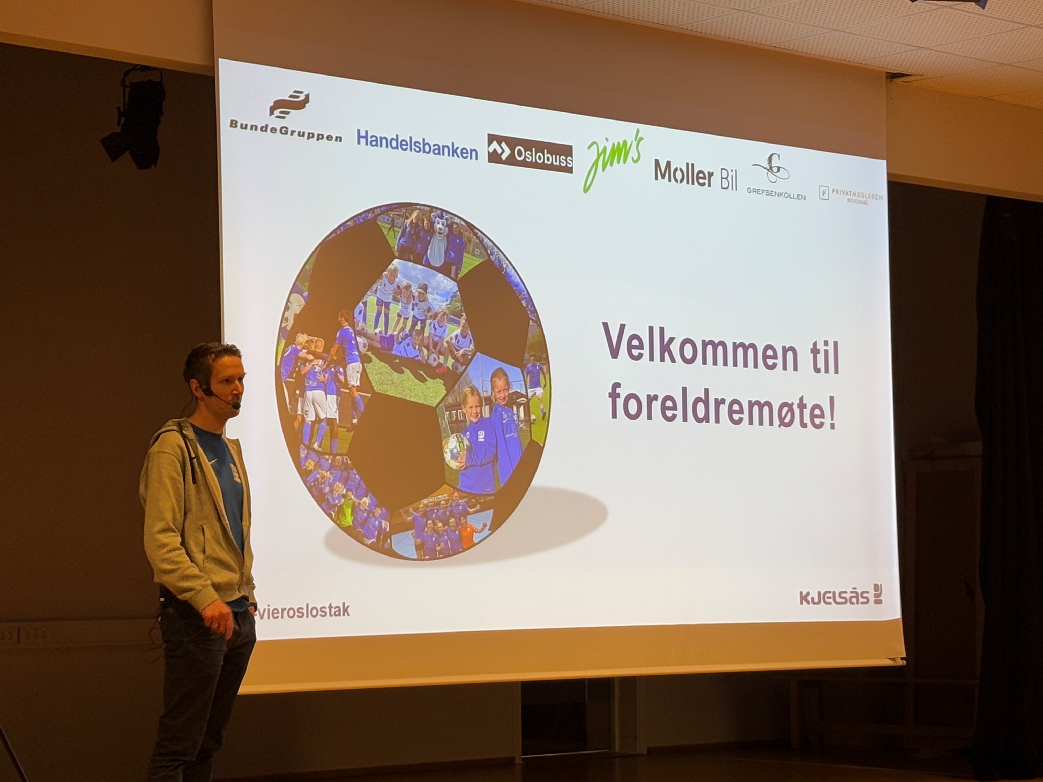 Stort oppmøte på årets foreldremøte!